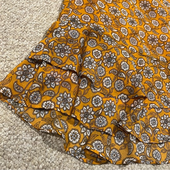 ✨2 for $10✨Cute Yellow Mini Skirt - Picture 3 of 5